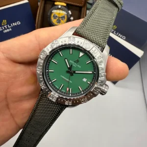 Breitling Avenger Night 44MM Automatico