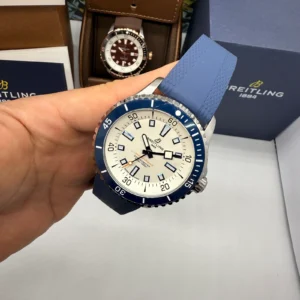 Breitling Superocean Borracha 42MM Automatico