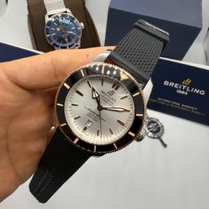 Breitling Superocean Borracha 44MM Automatico