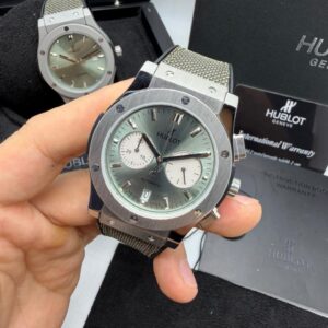 Hublot Classic Fusiona 42MM Bateria Couro