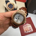 Patek Philippe Nautilus Couro 40MM Automático